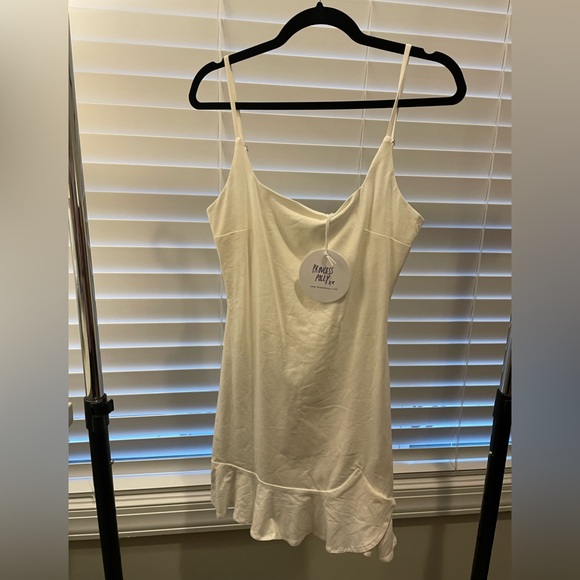 PRINCESS POLLY DRESS - Picture 3 of 4